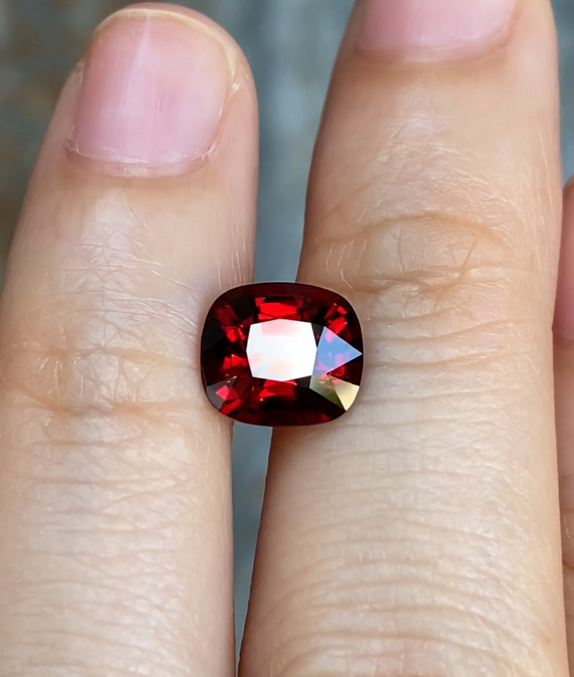 Red blood spinel 2.44ct.  