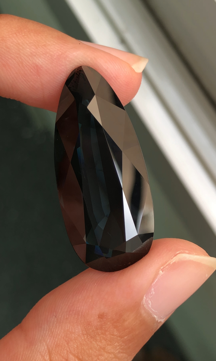 Black blue spinel 36.31ct. 