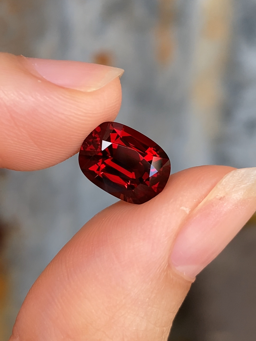 Lipstick red spinel 3.07ct. 