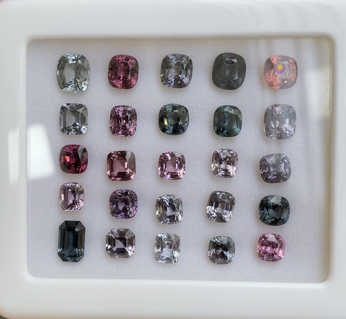 Calibrated of spinel 42.74 CT